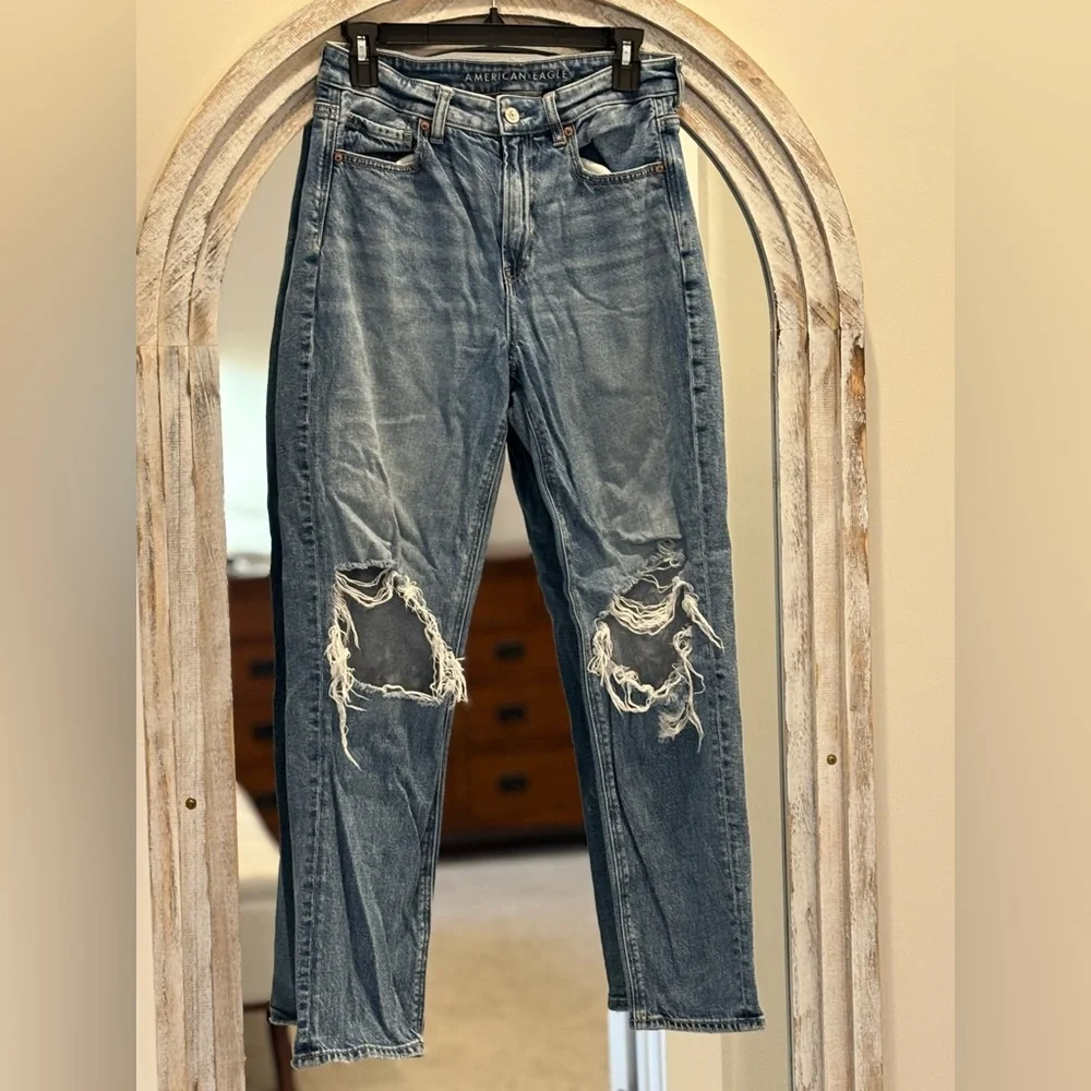 American Eagle Outfitters High Rise Distressed Blue Jeans